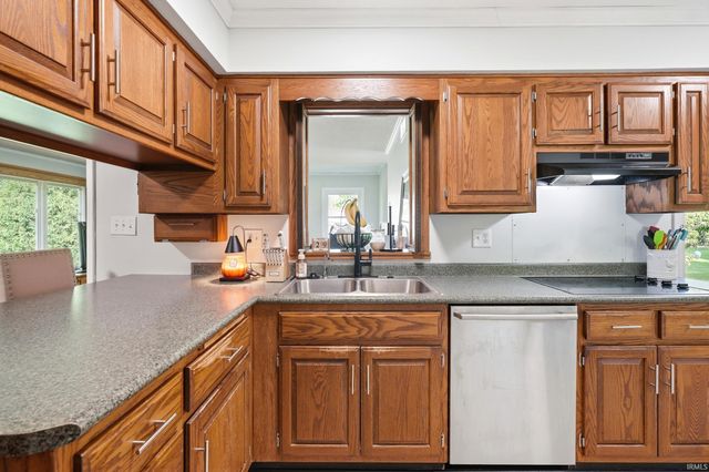 10817 E Rosewood Circle, Fort Wayne, IN 46845