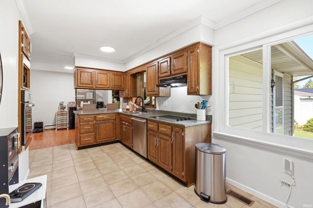 10817 E Rosewood Circle, Fort Wayne, IN 46845