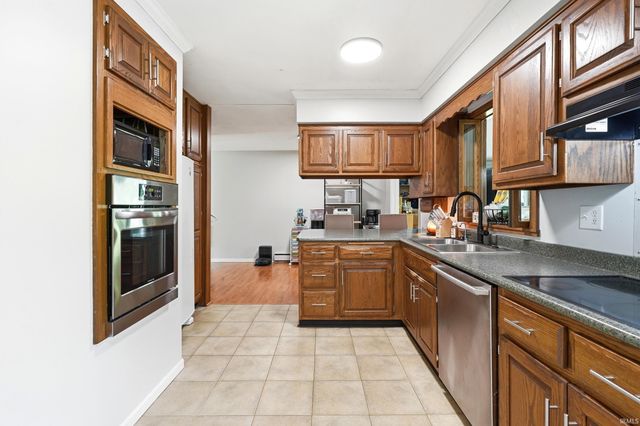10817 E Rosewood Circle, Fort Wayne, IN 46845