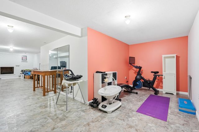 10817 E Rosewood Circle, Fort Wayne, IN 46845