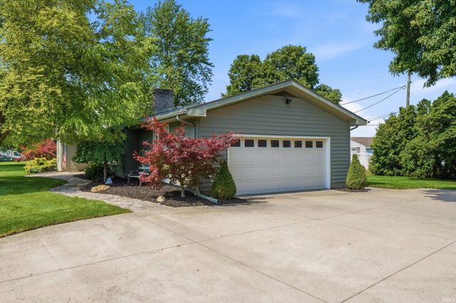 10817 E Rosewood Circle, Fort Wayne, IN 46845