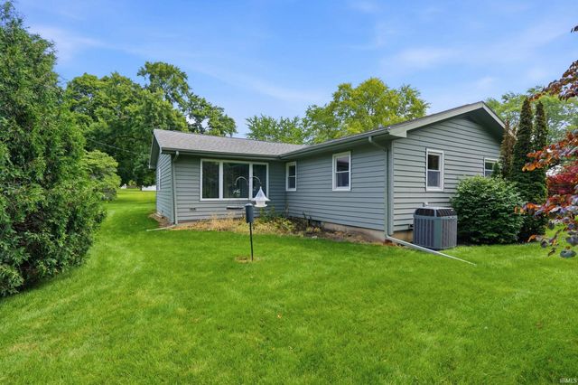 10817 E Rosewood Circle, Fort Wayne, IN 46845
