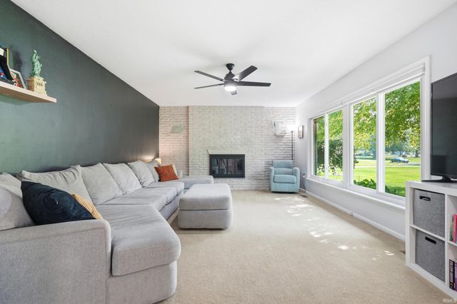 10817 E Rosewood Circle, Fort Wayne, IN 46845