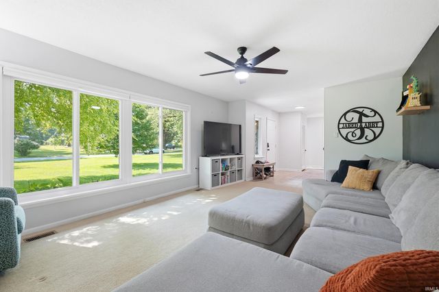10817 E Rosewood Circle, Fort Wayne, IN 46845