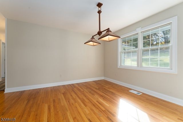 31 CHERRYVILLE HOLLOW ROAD, Raritan Twp., NJ 08822