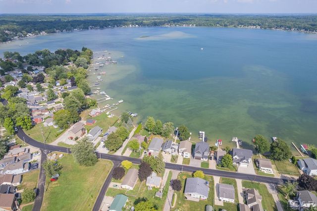 1220 Round Lake Highway, Manitou Beach, MI 49253