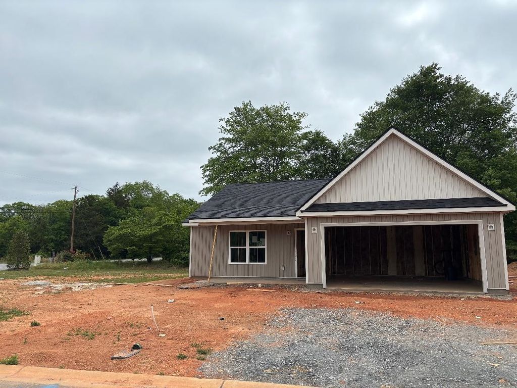 105 Addison Creek Lane, Chesnee, SC 29323