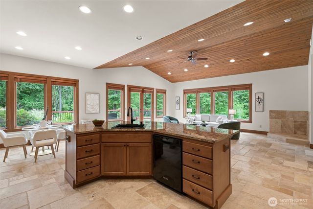 6301 Foxtrail Court NE, Olympia, WA 98516