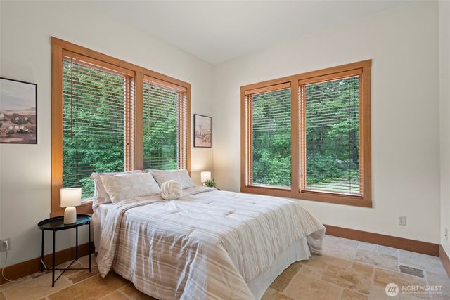 6301 Foxtrail Court NE, Olympia, WA 98516