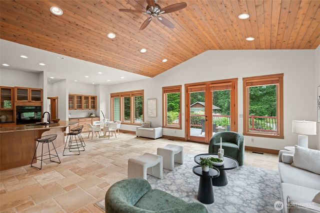 6301 Foxtrail Court NE, Olympia, WA 98516