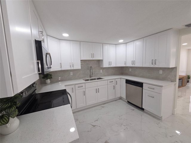 1230 KEW CIRCLE, Lakeland, FL 33815