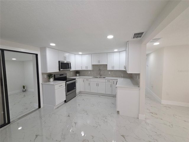 1230 KEW CIRCLE, Lakeland, FL 33815