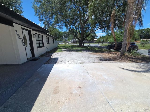 1230 KEW CIRCLE, Lakeland, FL 33815