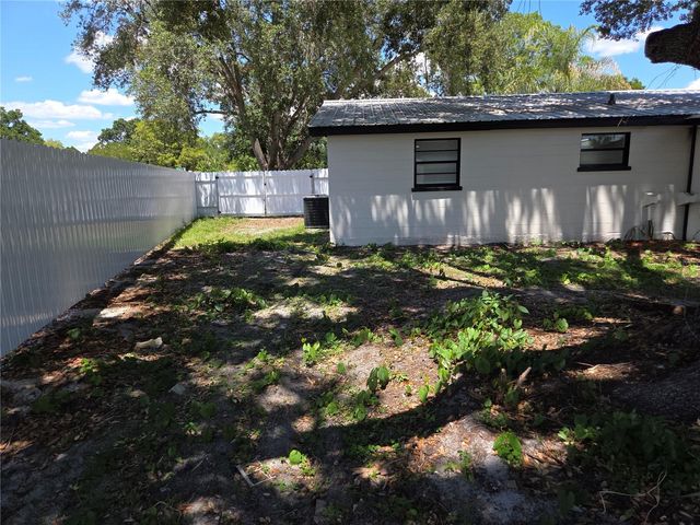1230 KEW CIRCLE, Lakeland, FL 33815
