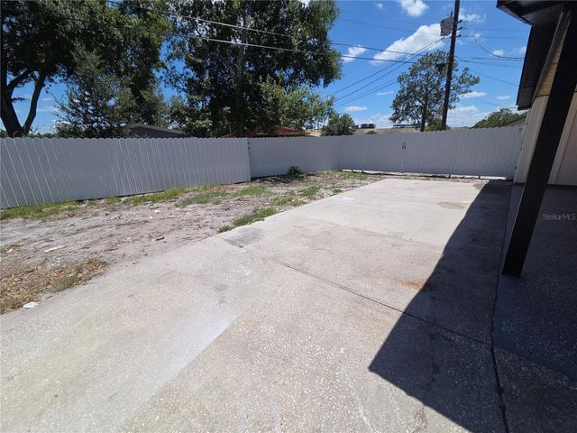 1230 KEW CIRCLE, Lakeland, FL 33815