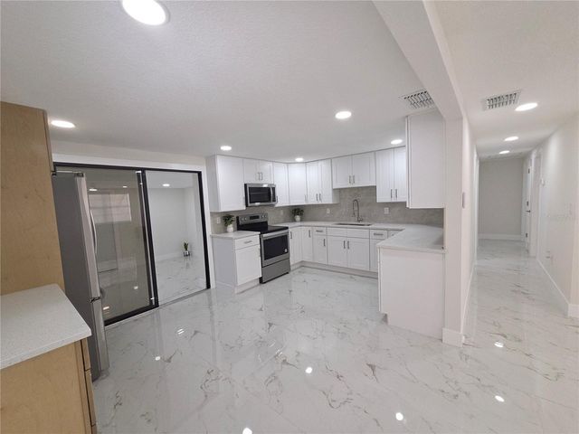 1230 KEW CIRCLE, Lakeland, FL 33815