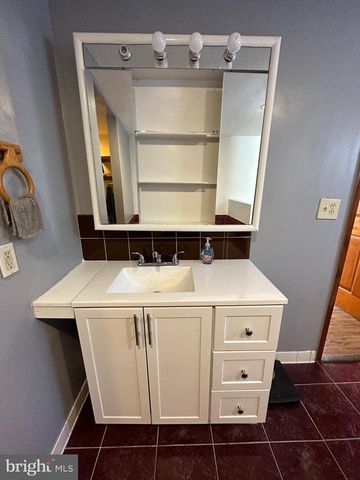 39 YORKE ST, Salem, NJ 08079
