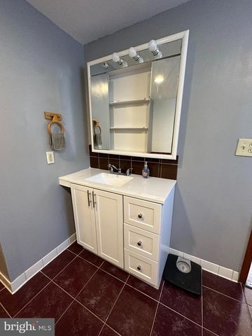 39 YORKE ST, Salem, NJ 08079