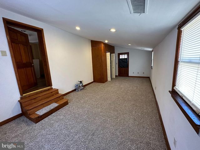 39 YORKE ST, Salem, NJ 08079