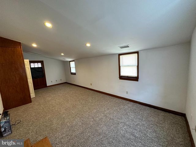 39 YORKE ST, Salem, NJ 08079