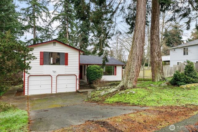 2681 Olympic Drive, Oak Harbor, WA 98277