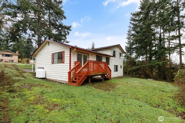 2681 Olympic Drive, Oak Harbor, WA 98277