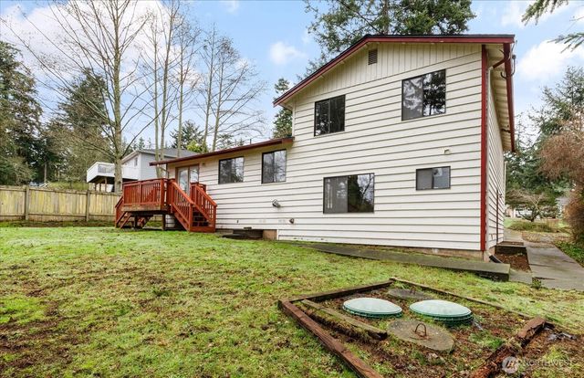 2681 Olympic Drive, Oak Harbor, WA 98277