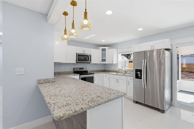 112 FLORAL DRIVE, Tampa, FL 33613