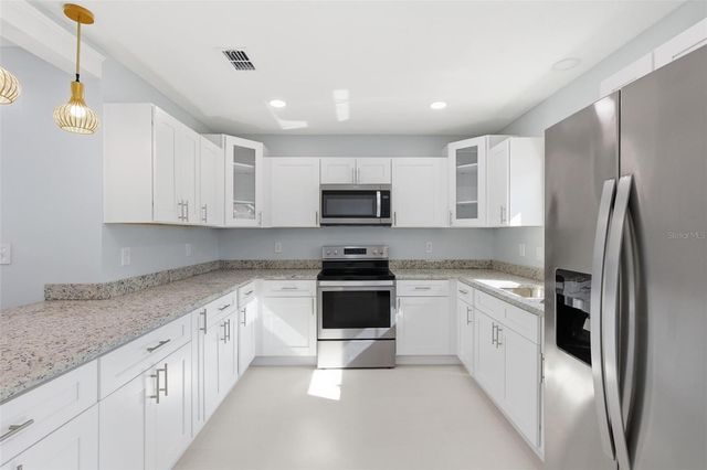 112 FLORAL DRIVE, Tampa, FL 33613