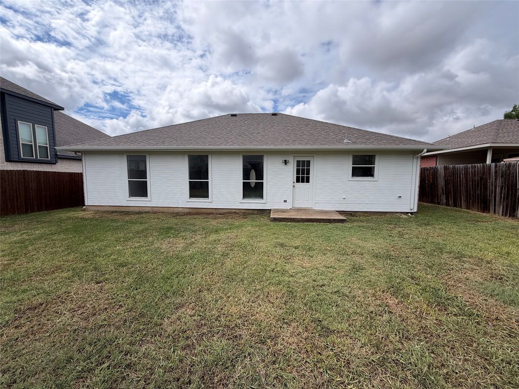 208 Comanche Trail, Alvarado, TX 76009 — photo 5