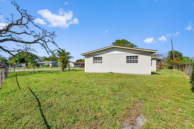 2991 SW 8th Street, Fort Lauderdale, FL 33312