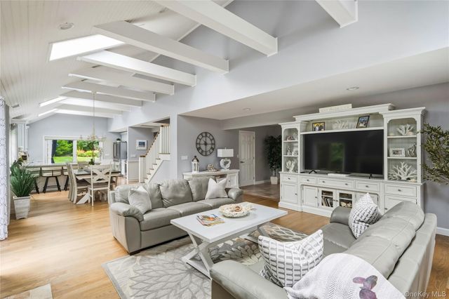 5 Juniper Lane, Southampton, NY 11968