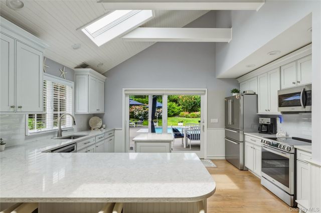 5 Juniper Lane, Southampton, NY 11968