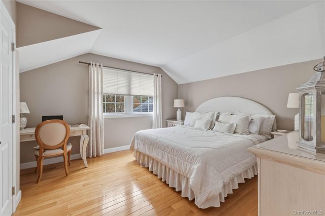 5 Juniper Lane, Southampton, NY 11968