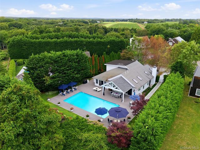 5 Juniper Lane, Southampton, NY 11968