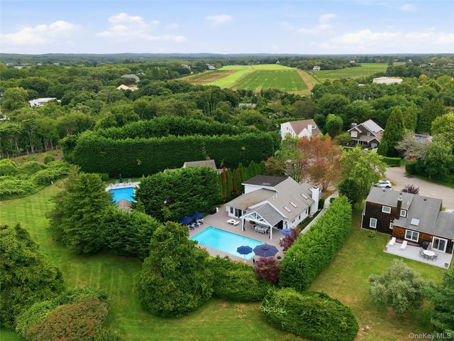 5 Juniper Lane, Southampton, NY 11968