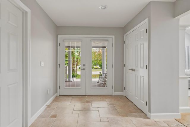 5 Juniper Lane, Southampton, NY 11968