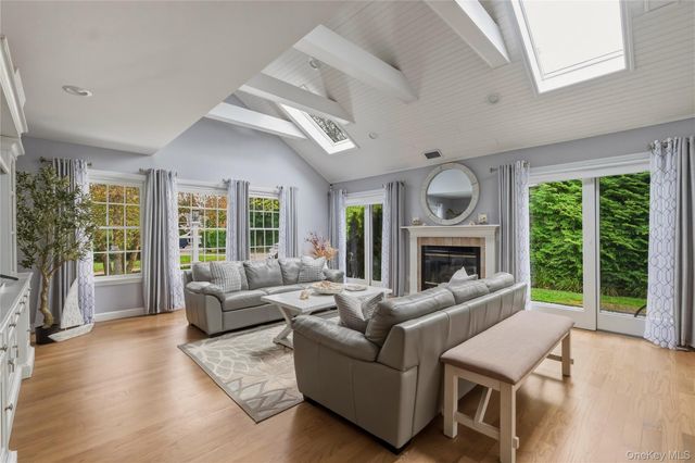 5 Juniper Lane, Southampton, NY 11968