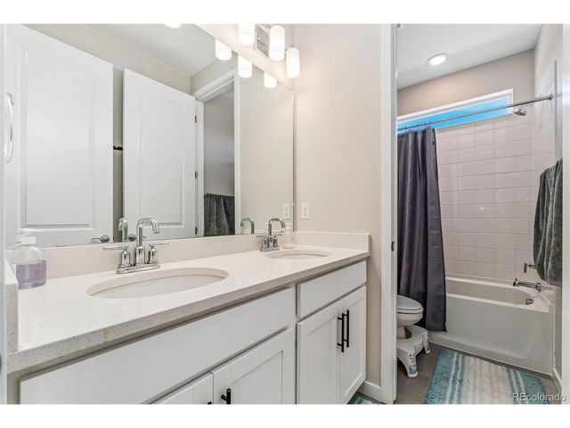 23933 E 39th Ave, Aurora, CO 80019