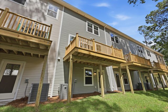 132 Fernbank Road Court, Johns Island, SC 29455