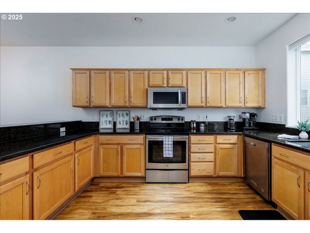 17473 Sw OCTOBER Ct, Beaverton, OR 97003