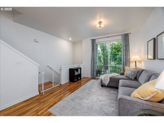 17473 Sw OCTOBER Ct, Beaverton, OR 97003