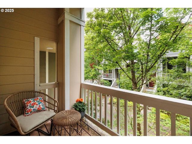17473 Sw OCTOBER Ct, Beaverton, OR 97003