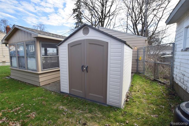 420 Burroughs Avenue, Flint, MI 48507