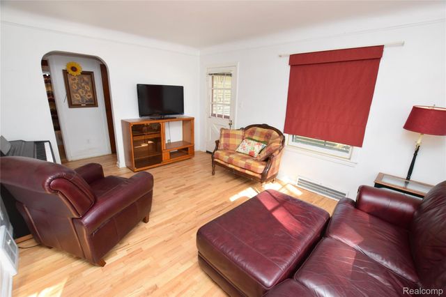 420 Burroughs Avenue, Flint, MI 48507