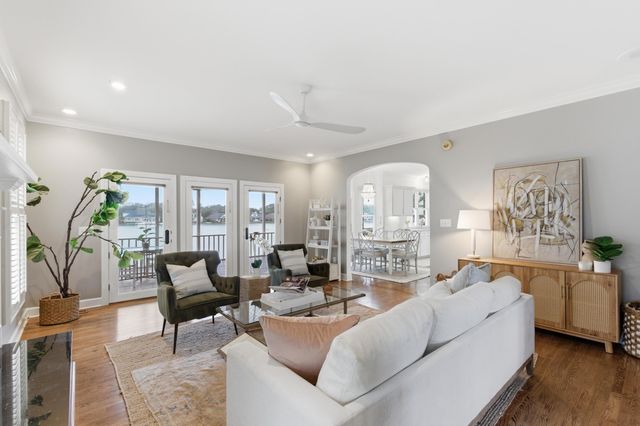 1313 Overcreek Court, Mount Pleasant, SC 29464