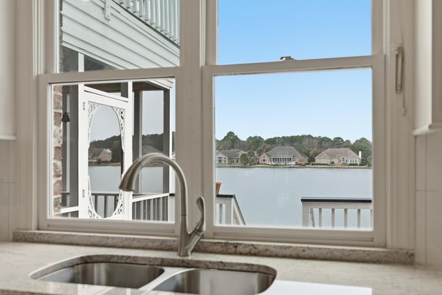 1313 Overcreek Court, Mount Pleasant, SC 29464