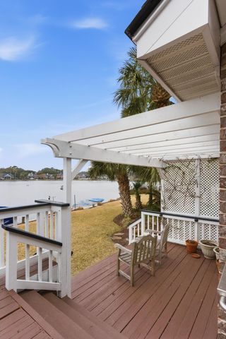 1313 Overcreek Court, Mount Pleasant, SC 29464