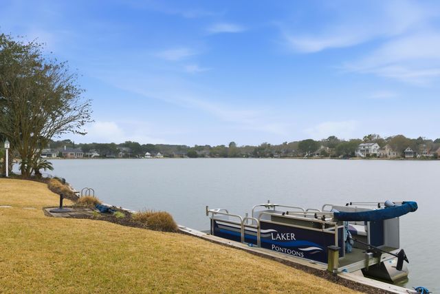 1313 Overcreek Court, Mount Pleasant, SC 29464