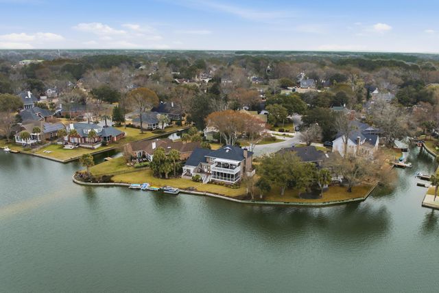 1313 Overcreek Court, Mount Pleasant, SC 29464